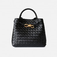 Black Woven Hangbag 